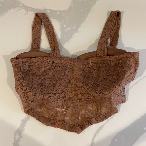 Lace Corset Crop Top - Picture 2 of 3